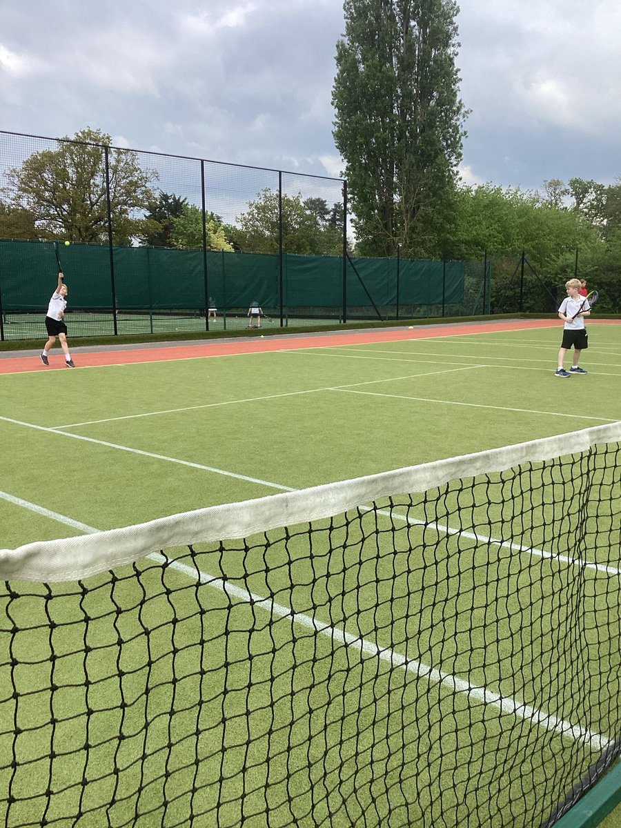 The Sun finally shone for some local fixtures this afternoon☀️

Year 6 Tennis 🎾 v @SPFSport 
Year 7&8 Tennis 🎾v @SJCS_Cambridge 
Year 6, 7 & 8 Cricket 🏏 v King's Cambridge 
Year 7&8 Rowers 🚣‍♀️ on the river 

#wyverns #cricket #tennis #rowing #sportforall