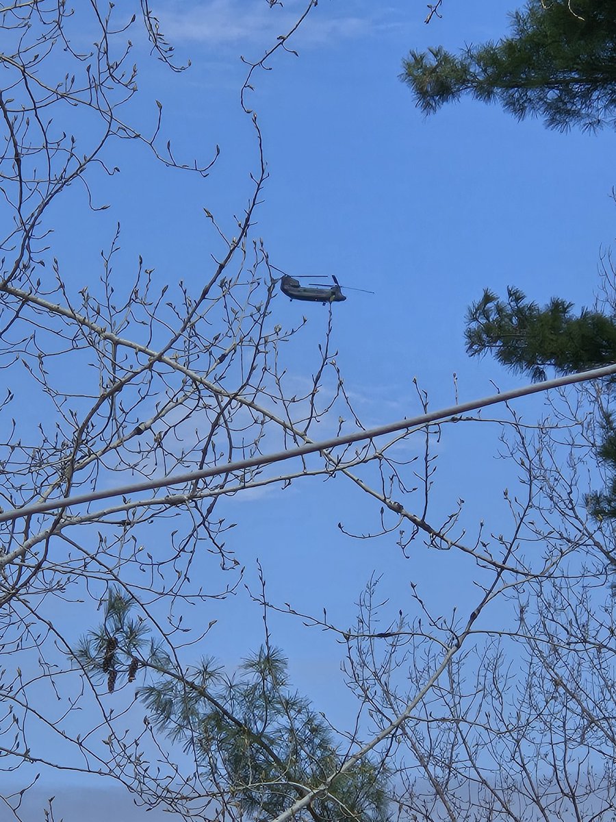 A Chinook going by, some excitement for my day 😁