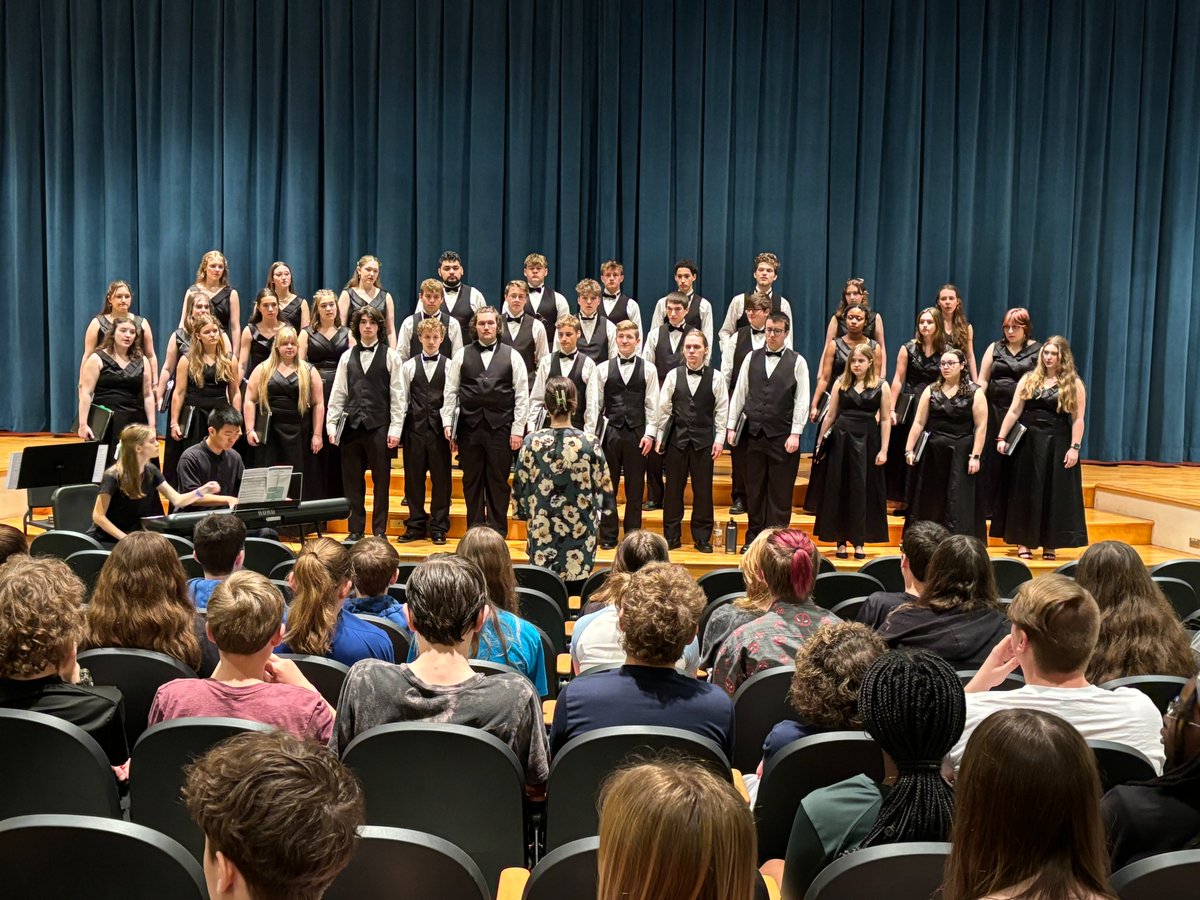 What a treat! The amazing Manor Singers from Penn Manor High School blew us away with a performance for our students today at Marticville Middle!  Their talent is inspiring, and our students were so engaged. Thanks for sharing your music with us, Manor Singers!