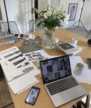 classyladylife's tweet photo. fashion designer. https://t.co/MzhG8dWiUr