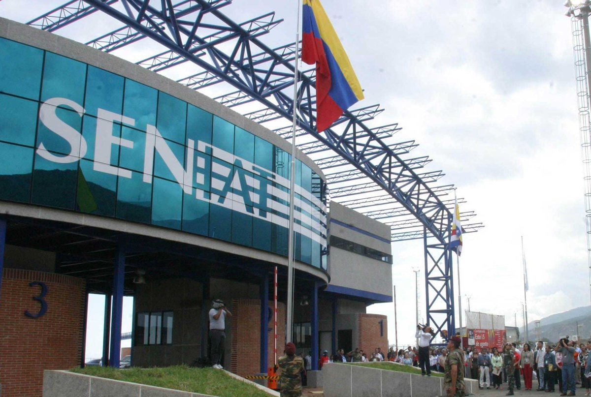 #Economia || Más de 114 mil millones de bolívares recaudó el Seniat entre enero y abril El superintendente del Seniat, José David Cabello, indicó que en cuanto al mes de abril la recaudación fue de 32.055 millones 254.069 bolívares.