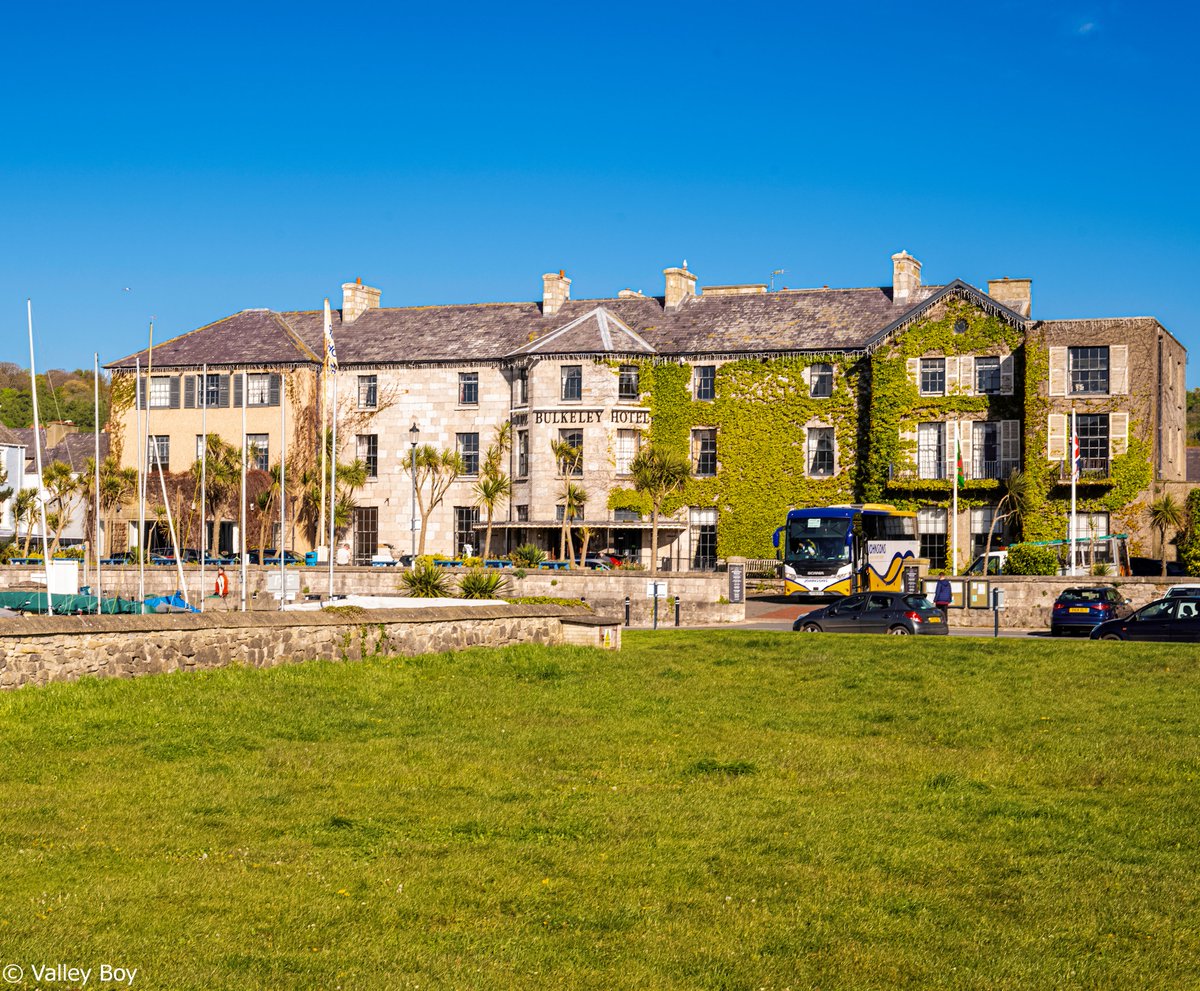 Today's capture of the rear of the popular Bulkeley Hotel, at Ynys Mon's beautifully sunny Beaumaris. @Ruth_ITV @AngleseyScMedia @ItsYourWales @NWalesSocial @northwaleslive @OurWelshLife @northwalescom @AllThingsCymru #YnysMôn #Anglesey #Biwmaris #Beaumaris #BulkeleyHotel #Wales