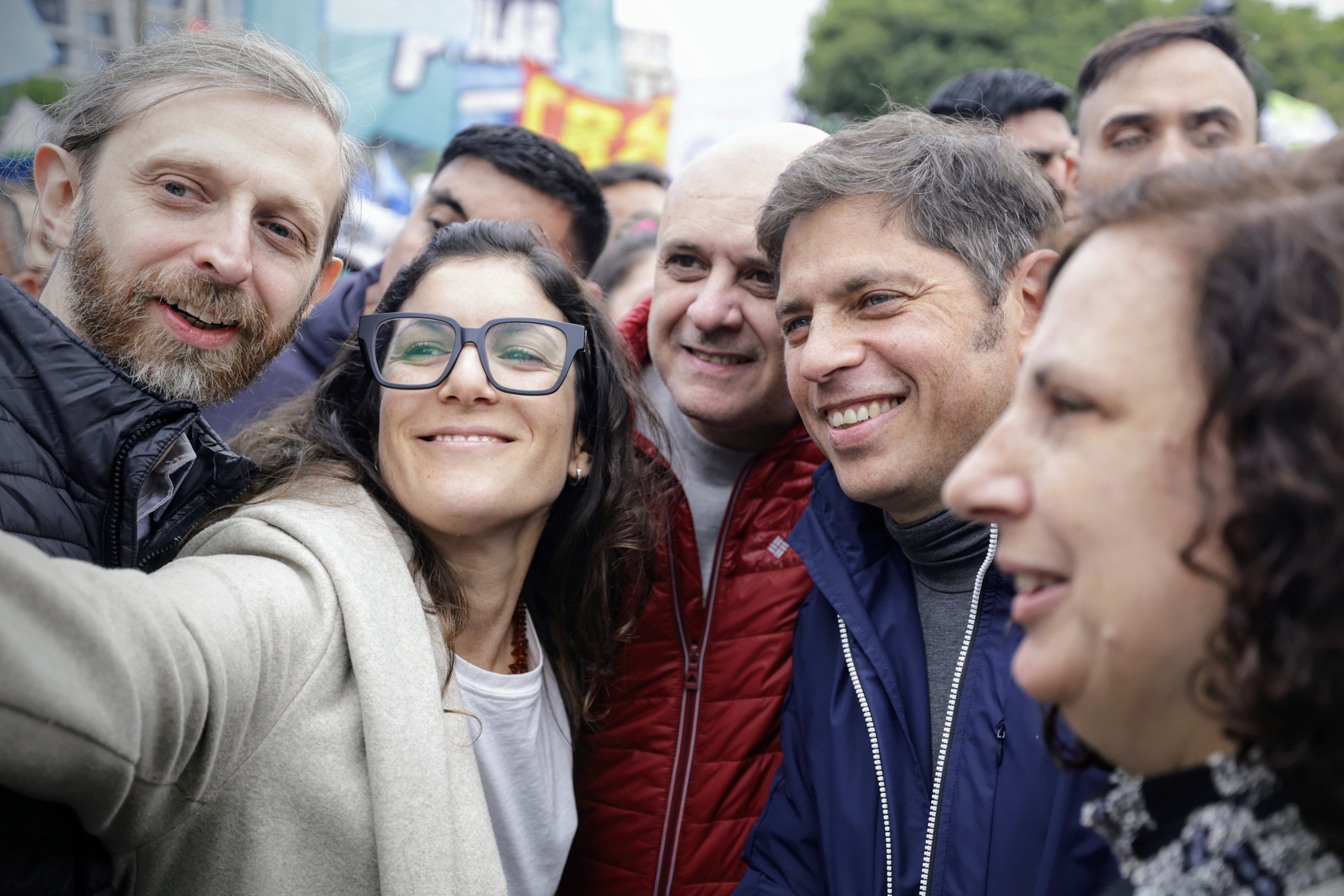 Kicillof movilizó el 1° de mayo y fue recibido en Azopardo por la cúpula de la CGT