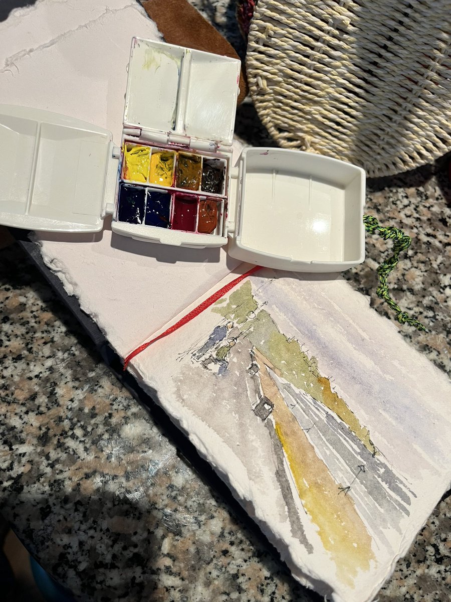 MichaelJecks's tweet photo. Took a day off to meet friends in Sidmouth today. And fifteen minutes gave me a quick sketch. Thanks to #indigoartway #sketch book and fabulous little #portablepainter #micro palette! Brilliant little paintbox. https://t.co/VUSkxYHCZf
