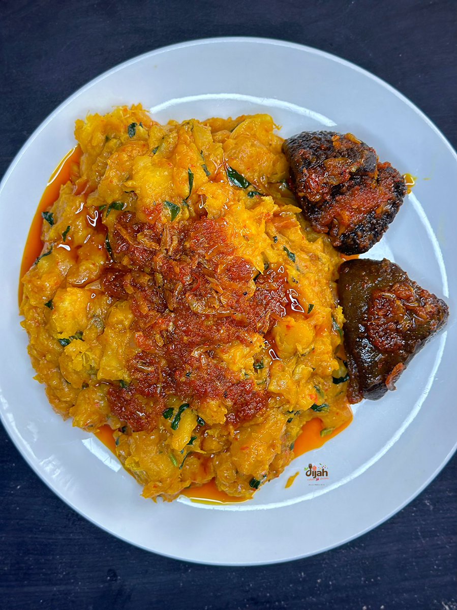 Yam&plantain porridge ➕ crayfish stew➕peppered goat meat