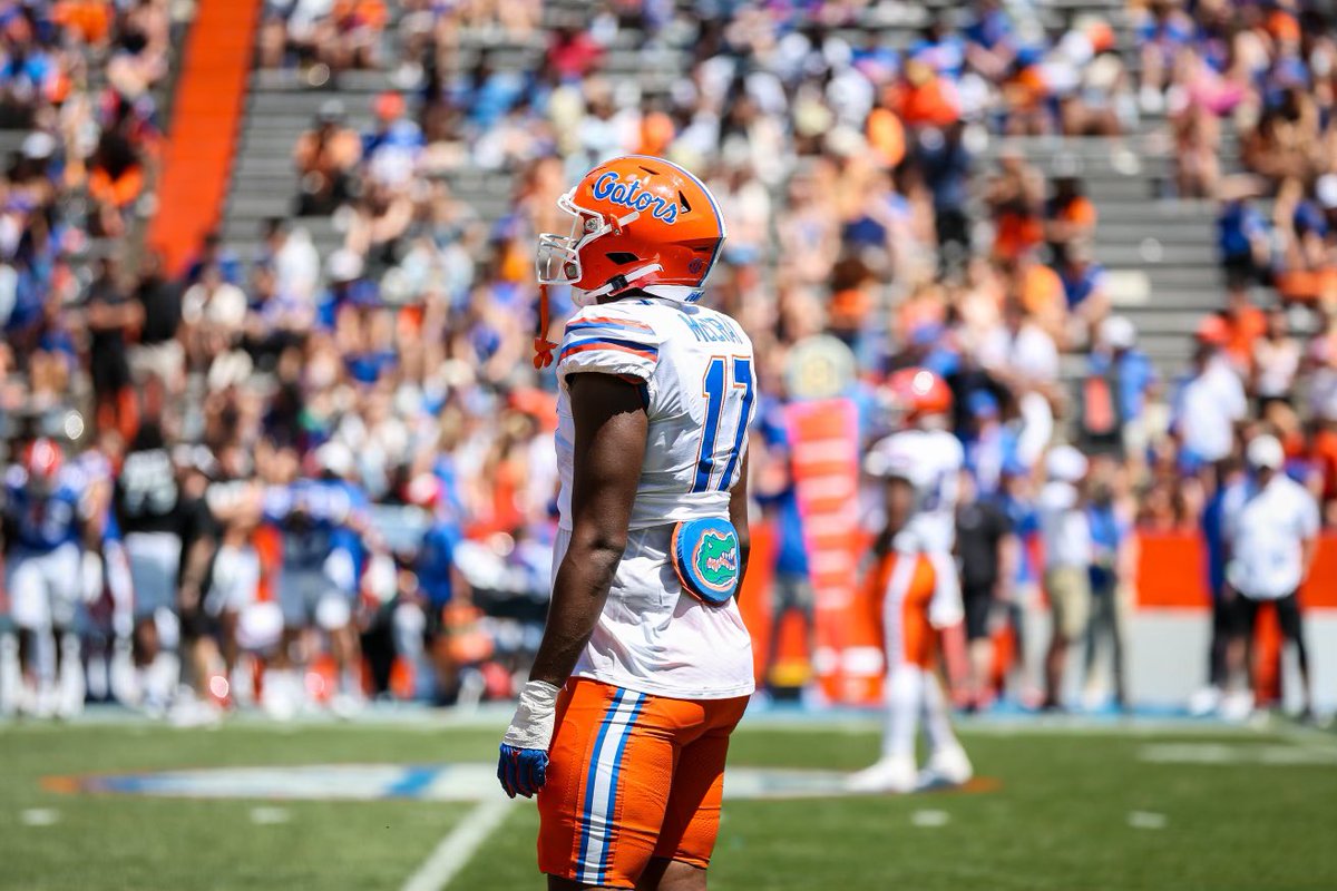 ✞ AGTG After a Great Conversation with <a href="/CoachRonRoberts/">Ron Roberts</a> I am Blessed to Receive an Offer From  University of Florida 🐊💙🧡<a href="/BHoward_11/">Brandon Howard</a> @MohrRecruiting <a href="/ChadSimmons_/">ChadSimmons</a> <a href="/Andrew_Ivins/">Andrew Ivins</a> @SWiltfong247 <a href="/JohnGarcia_Jr/">John Garcia, Jr.</a> <a href="/COACH217ROLAND/">Travis Roland</a> <a href="/CoachSquatty/">Coach Bell</a>