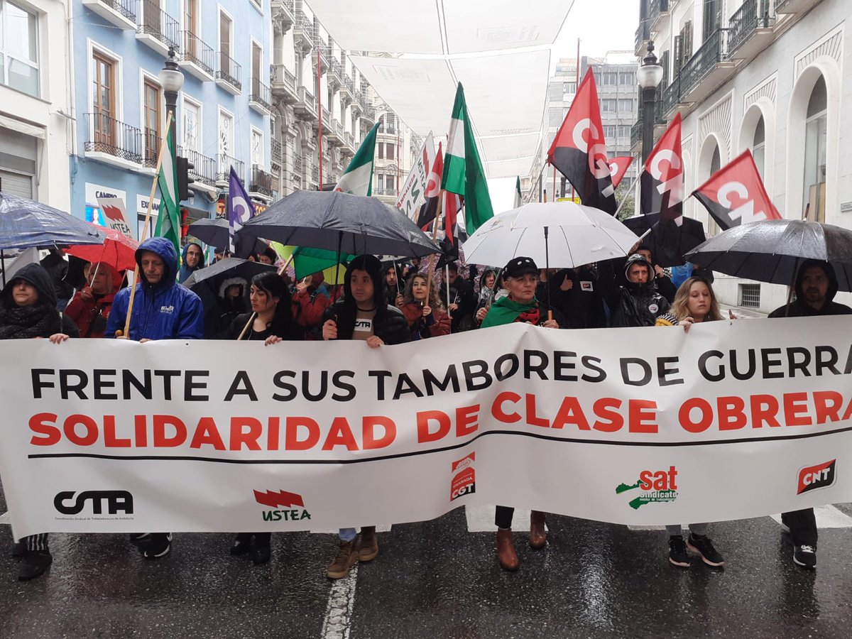 🚩Nuestro #1deMayo2024 en Granada, pese a la lluvia, ha salido fortalecido y con más asistencia que años anteriores.

Este día de lucha nos conecta con el pasado pero nos hace mirar al futuro.

Recuerda: 
✊Organizarse es empezar a ganar

#CuentaconCNT