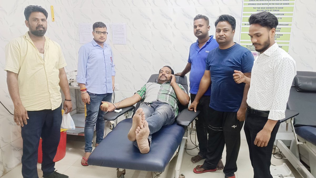 #रात्रिसेवा 
PVM द्वारा आज 3 थैलेसीमिया पीड़ित बच्चों के लिए रक्त उपलब्ध करवा दिया गया।
रक्तदाता डॉ. आनंद शाही साहब,मो.शाकिब बाबू एवं मुकेश कुमार सोनी साहब के जज्बे को सलाम।

रक्तदान महादान इससे बड़ा ना कोई दूजा दान-PVM 
🩸🩸🩸
