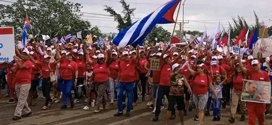 En 1ro de mayo el pueblo trabajador del niquel reafirmando un Si por Cuba.
#DiaDelTrabajador 
#MoaHolguinSi
#CubaSi