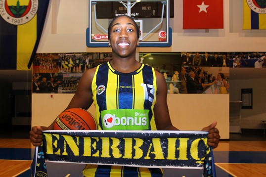 😿 Fenerbahçe, daha önce Galatasaray ile masaya oturan devşirme oyuncumuz Quanitra Hollingsworth ile anlaştı! 🇹🇷 #KBSL