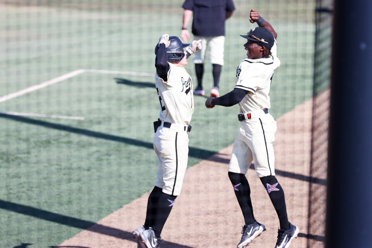 ⚾️Comets Baseball back in playoffs as No. 2!⚾️ After finishing the regular season 30-9, Palomar College Baseball has been given the No. 2 seed in the 3C2A SoCal Regionals. Comets vs. College of the Canyons 📆5/3 ⌚2 p.m.