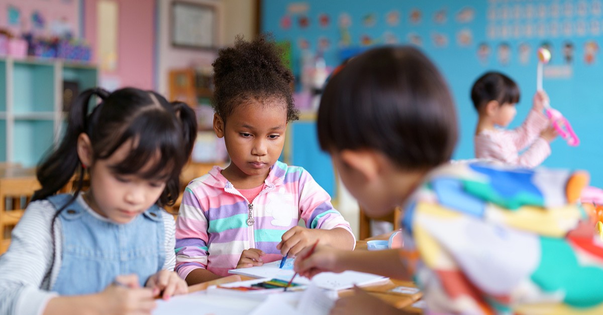 Nearly 1 in 3 young children in the U.S. can be considered multilingual, yet #preschool curriculum is rarely developed specifically for multilingual learners. Learn about our recommendations for improving effectiveness and inclusivity in #EarlyEducation: ow.ly/m5Bb50RtGiC