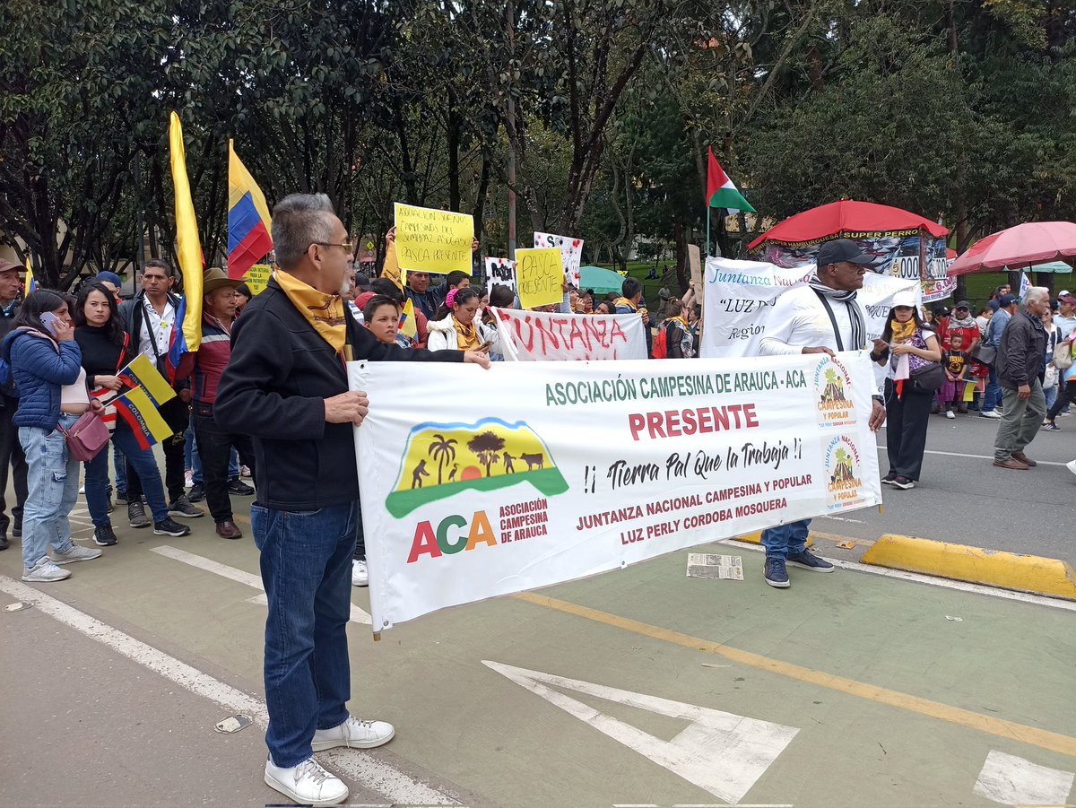 campoenjuntanza's tweet photo. Desde el paramo hasta la sabana la Juntanza Nac. Campesina y Popular Luz Perly Córdoba se moviliza por la reforma agraria. "Tierra pal que la trabaje y la cuide". @AgenciaTierras @ADR_Colombia @harmanfelipe @jmojicaflorez @AgendaCampesina @MinAgricultura https://t.co/epnSZaOs4L