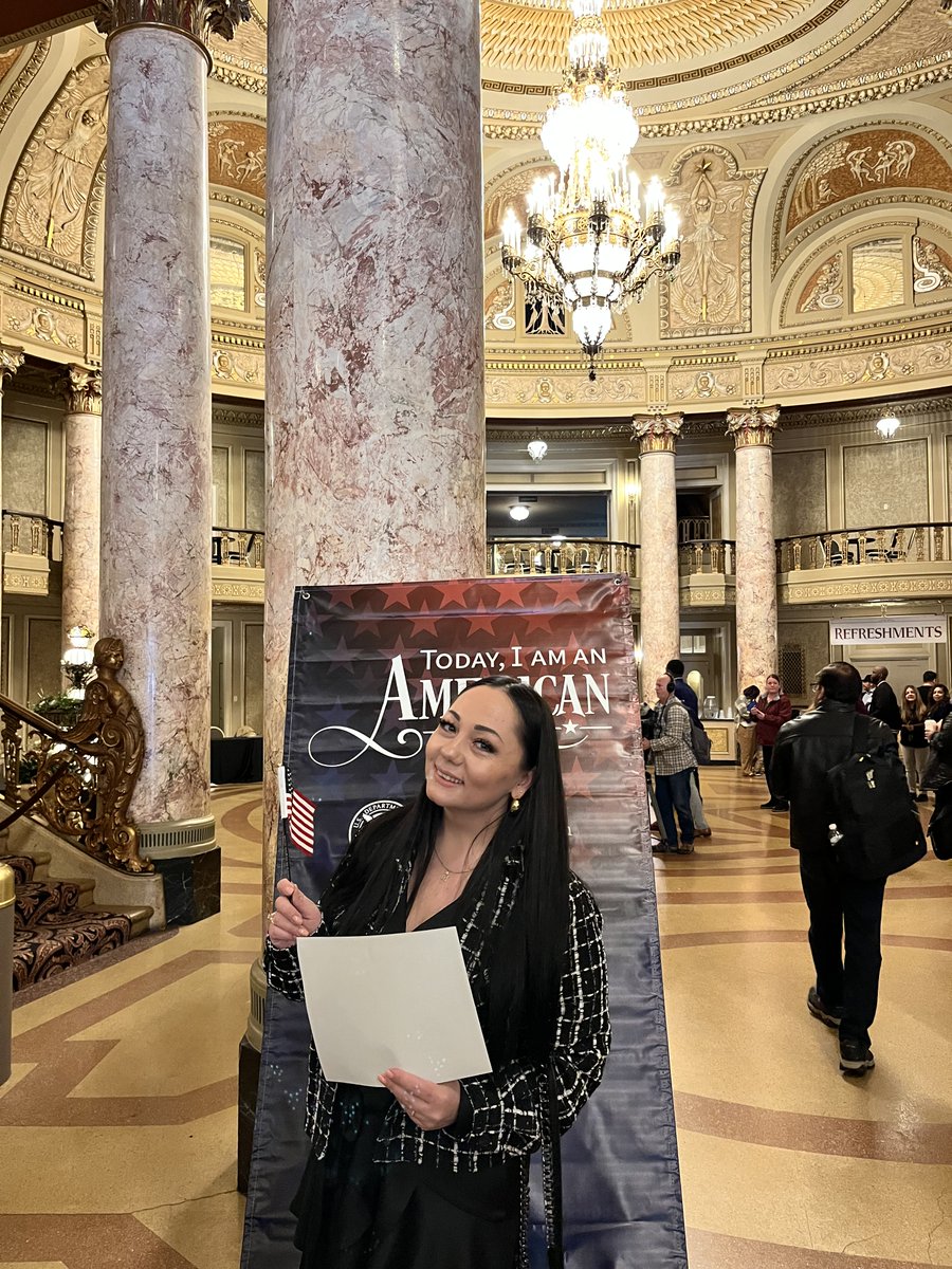 At the historic @rialtosquare in Joliet, Ill. 101 people took center stage to become #NewUSCitizens! It was an unforgettable performance as they officially joined our national cast. Here's to new beginnings and many standing ovations ahead!