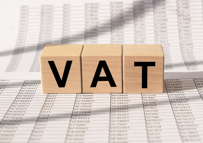 Good day, Herbert Cherop Jr @cheropherbert INPUT-OUTPUT VAT EXPLAINED The Value Added Tax (VAT) is a tax system used by the government to collect taxes. It works by using input and output tax mechanisms. The input tax is the VAT that a business owner or company pays when…