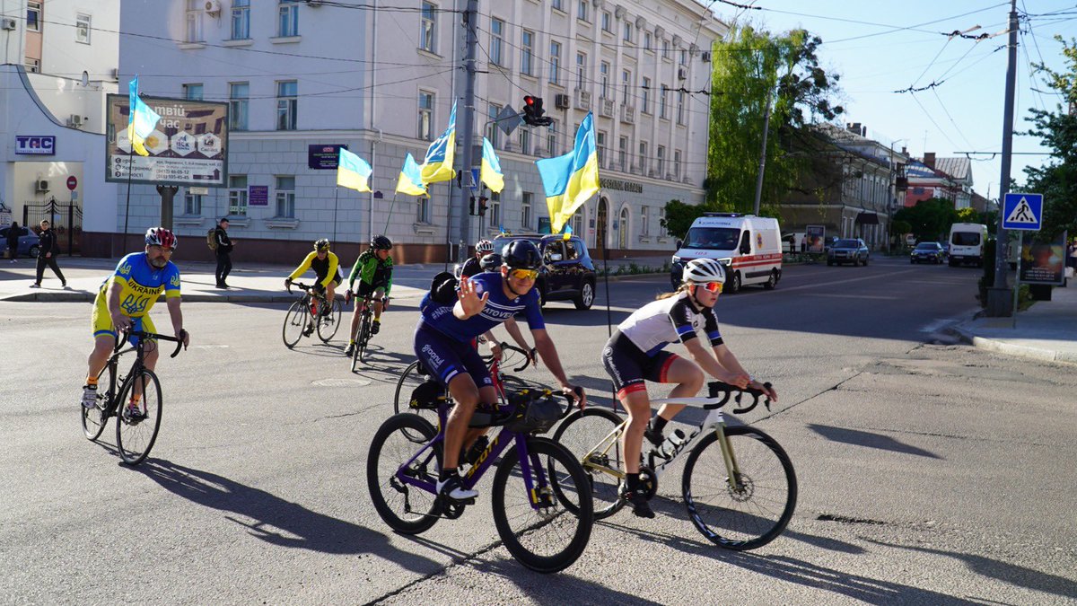 Tomorrow I will finish my ride for victory in 🇺🇦Kyiv on Maidan Square at 14.30! Join me in the last kilometers or come and join me on the square to show support to Ukrainian army! #SlavaUkraïni