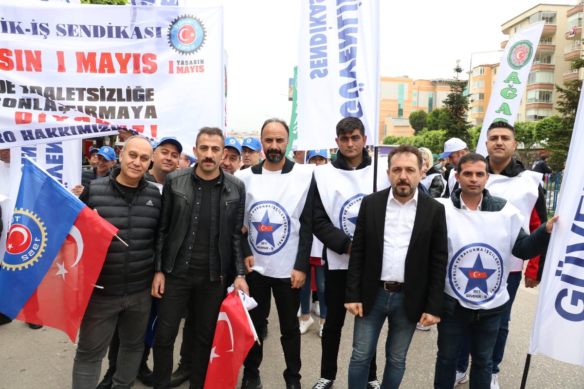 Bugün 1 Mayıs İşçi Bayranı Bursa’da Teşkilatımızla coşku ile kutladık, sorunlarımızı ve taleplerimizi hep birlikte haykırdık. Mücadeleye devam edeceğiz. Bir Mayıs kutlu olsun Teşekkürler TÜRK-İŞ .. İyi ki varsınız.. Yaşasın 1 Mayıs #güvenlikişsendikası