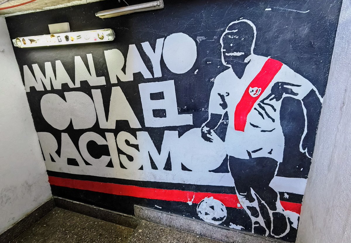There are some excellent murals/graffiti around Rayo's ground these days, but this in the 'fondo' remains my personal favourite, feat. the late-great Laurie Cunningham in Rayo colours.