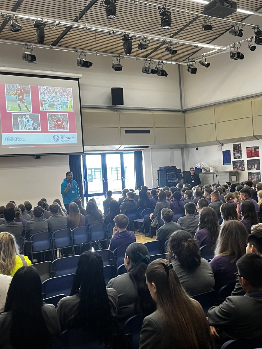 Great to have @adamvirgs19 in with us @sl_academy today. Talking to our Year 10 students through the #daretodream project. Amazing experience and opportunity for them.