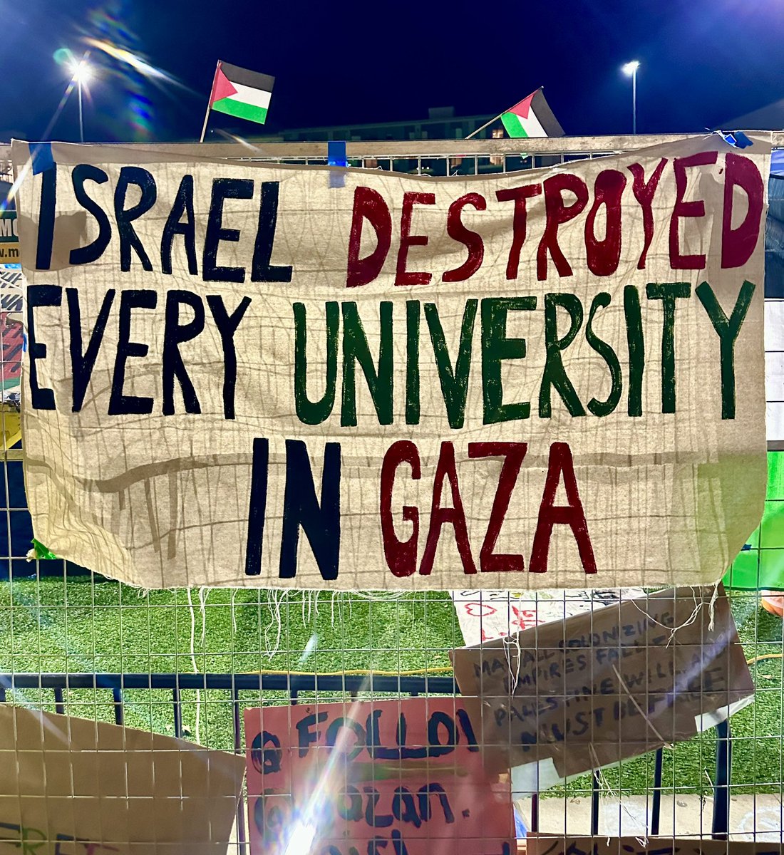 Day 3:  From at university of bc encampment.  Day 208 of genocidal & ecocidal siege on all lives in Gaza.  #FreeFreePalestine #FromTheRiverToTheSea 
@decolonialsol @Gidimten @SamidounPP @defund604