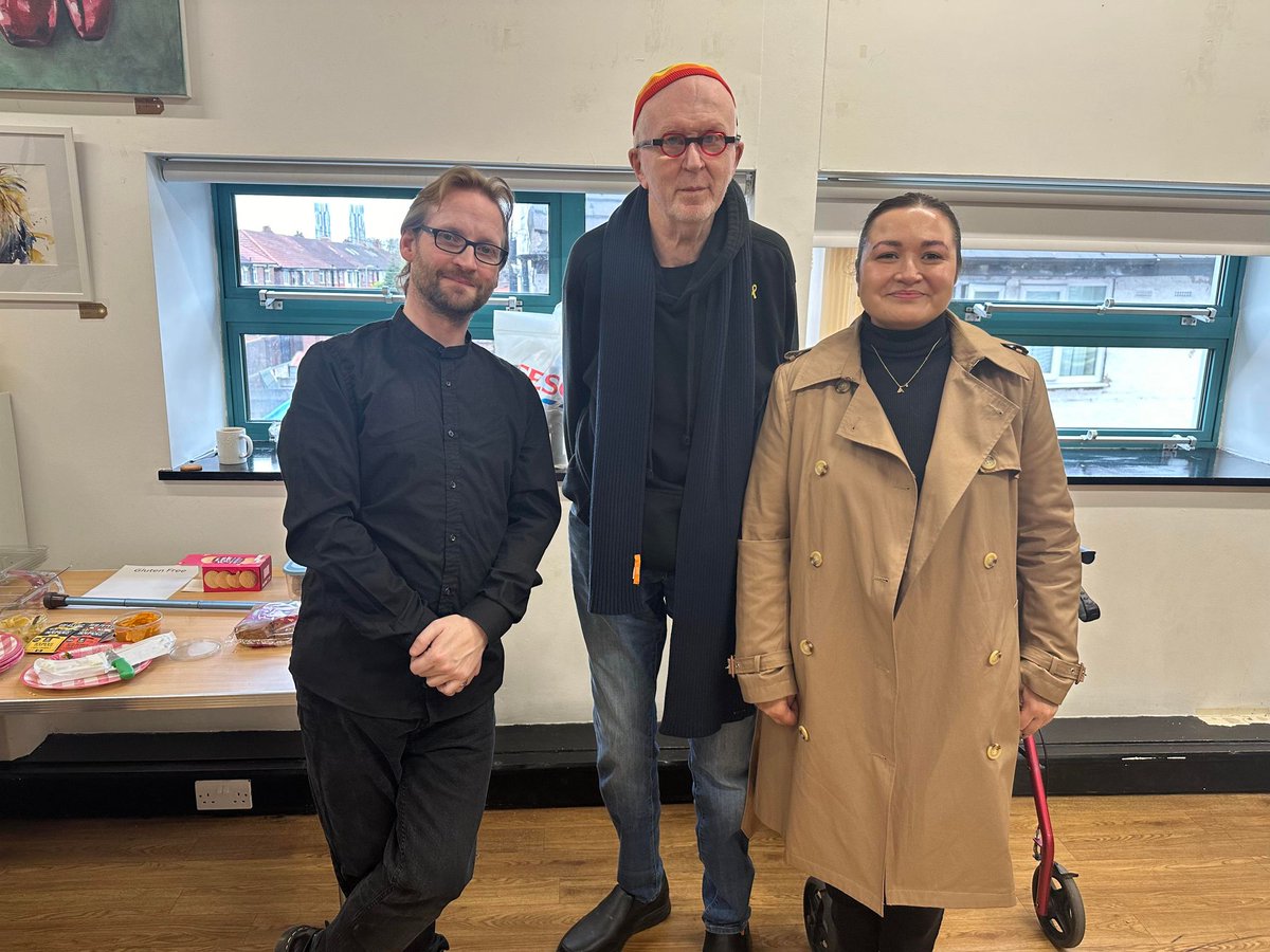 Always a pleasure to engage with @SharAugust @SalfordCouncil lead member Inclusive economy, anti-poverty & equalities. Here we are with @AH_Mcr at a special celebratory event marking the achievements of @SalfordDeaf at Langworthy Cornerstone on Monday. #inclusion #DEAF