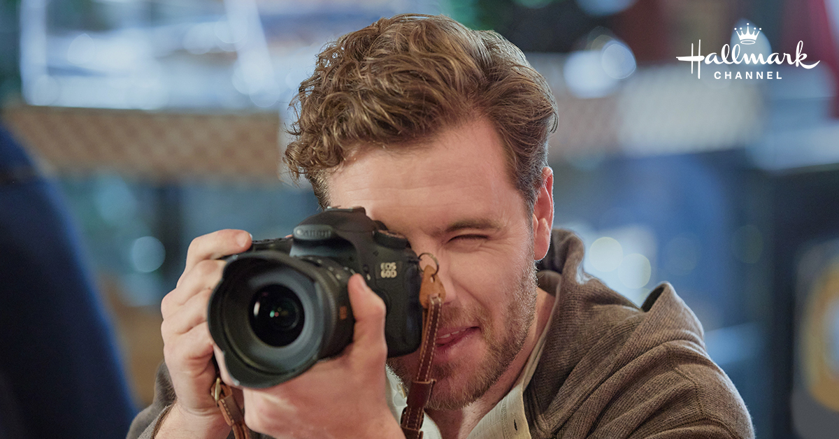 Ryan @patch_may will do anything to get his book idea published, including teaming up with his ex, Annika @AndreaKBrooks. Will they be able to put aside their past and work together? Don't miss the Hallmark Channel premiere of #ALifelongLove May 4 at 8/7c. 📸 #Hearties