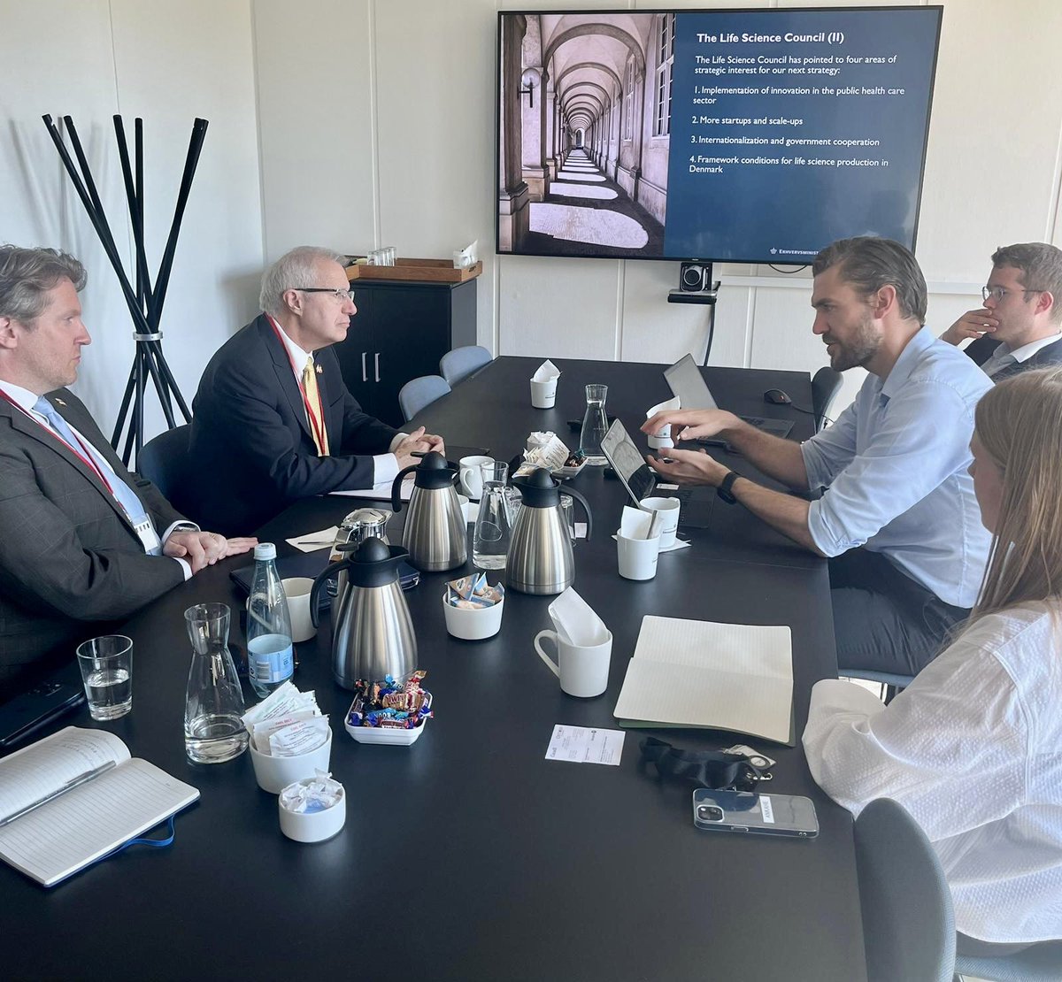 Productive dialogue with the Danish Ministry of Business, Industry & Financial Affairs to discuss innovation & growth in the #LifeSciencesSector. As part of Ontario’s life sciences strategy “Taking Life Sciences to the Next Level,” we plan to grow the sector to 85k jobs by 2030.
