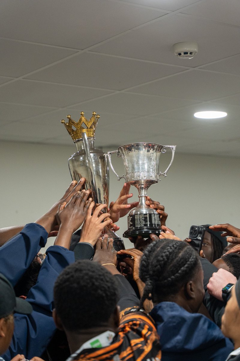 𝘾𝙝𝙖𝙢𝙥𝙞𝙤𝙣𝙨 𝙤𝙛 𝙇𝙤𝙣𝙙𝙤𝙣 🏆

The aim 10 months ago was to get <a href="/BaitezeSquad/">Baiteze Squad</a> back at the top. On Sunday we did that.

London cup champs &amp; unbeaten league winners. A special group 👏🏼