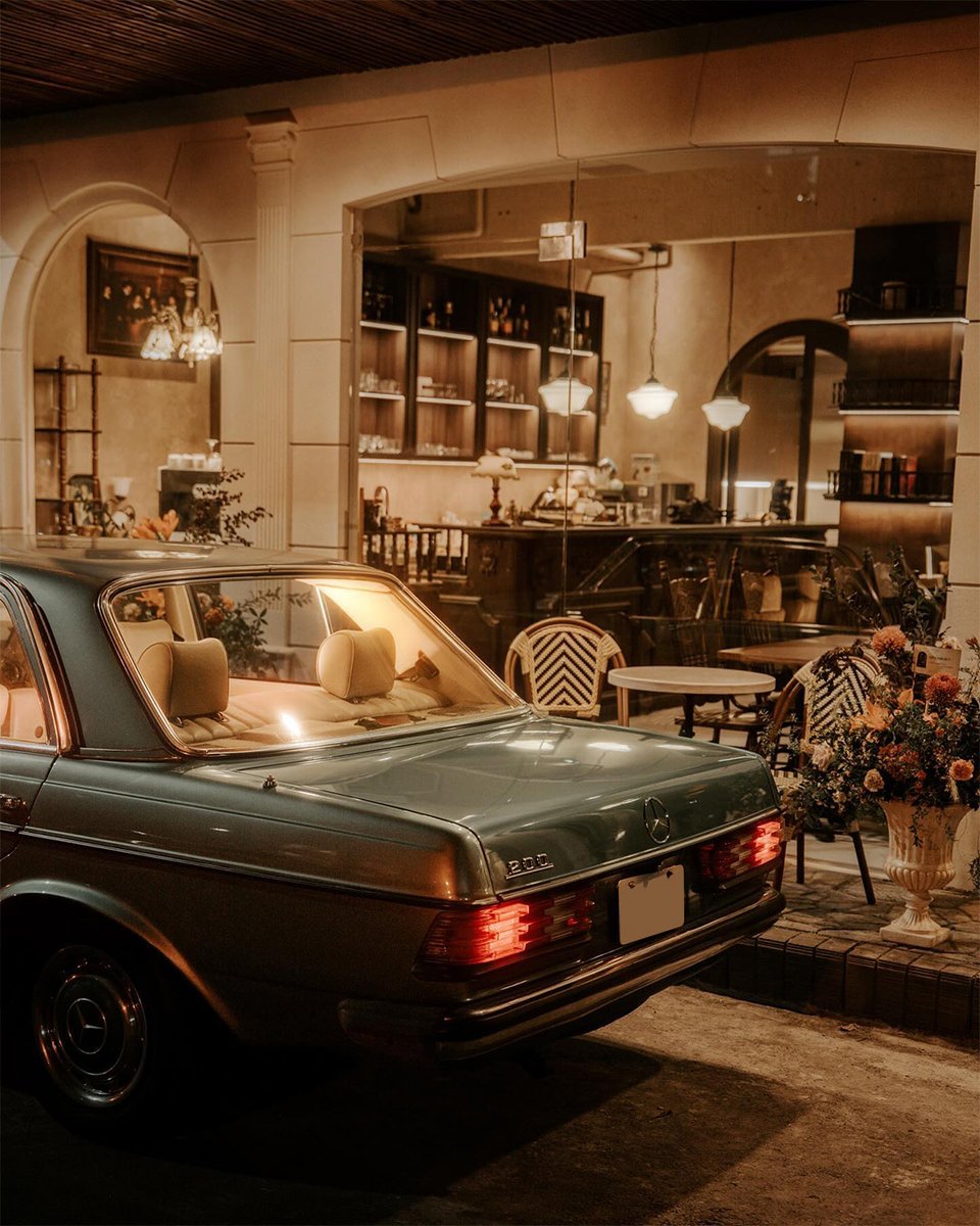 Date night.​

Launched in 1976, the W 123 Series was larger than a compact but smaller than a full-size luxury sedan. Some 2.7 million of these popular vehicles were built, of which almost 2.4 million were sedans.​

📸 IG: genegun​

#MercedesBenz #W123 #MBclassic