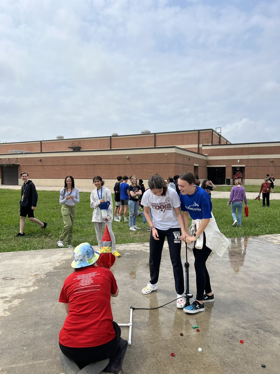 8th grade students learning physics through water rockets and air pressure systems. Great job!! Way to show your ELITE status. #BeEliteWMS #RTBWMS #SendItOn