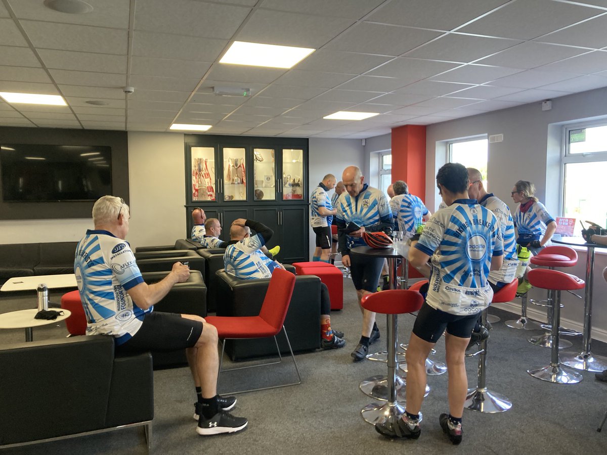 Johnpingham's tweet image. Great first day of Biking 4 Breakfasts. 80 miles from Huddersfield and a very warm welcome at @LincolnCity_FC 
Please support if you can.
huddersfieldtownfoundation.enthuse.com/cf/biking-for-…