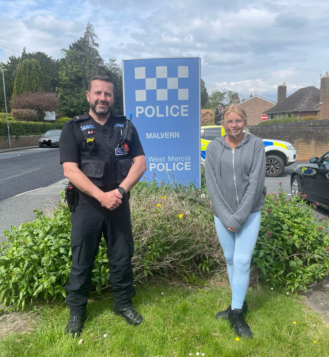 Today PC Kev Johns, PC Dee Stanley & volunteer Bryony with @WorcsTS visited shops in Malvern test purchasing for Vapes & Alcohol. 2 out of 7 failed and sold to the underage person. Appropriate action will now be taken on those who failed! #TeamWork #Partnership 👮🏻