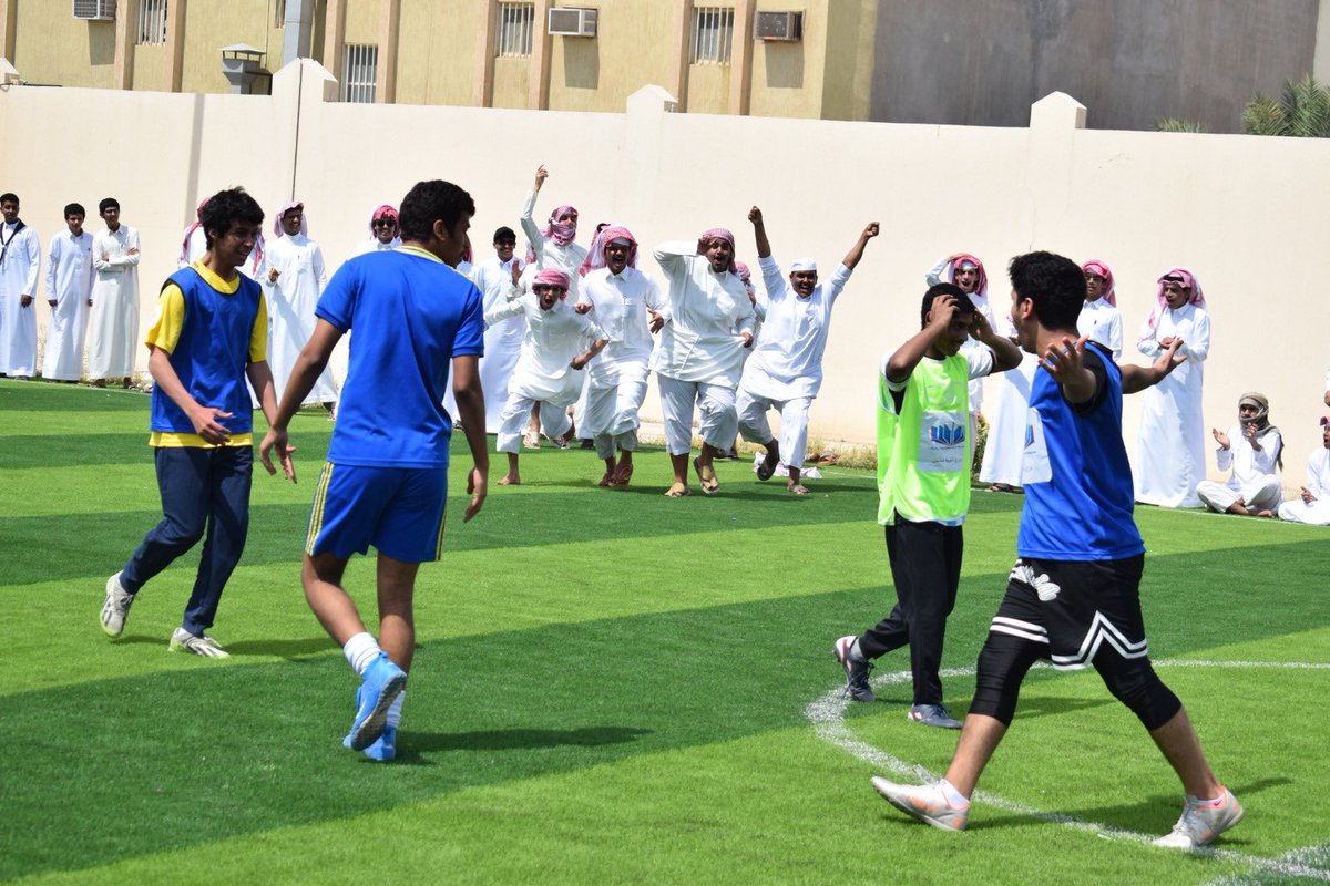 🏆 بطولة كأس مدرسة محاسن الثانوية 🏆 

فوز صف ثاني 206 على صف ثالث 302 بنتيجة ٤ - ٢ وسط اجواء حماسية ضمن خطة المدرسة للأنشطة الطلابية . 

#وزارة_التعليم 
#تعليم_الاحساء