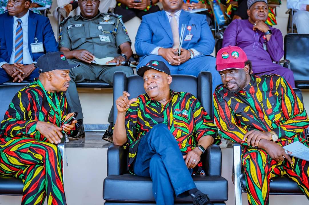 AliShettima18's tweet photo. STATE HOUSE PRESS RELEASE

PRESIDENT TINUBU TO NIGERIAN WORKERS:

I Do Not Take Your Understanding, Patience, Support For Granted

* Says their days of worrying are over

* Pledges to consider national living wage over minimum wage
@KashimSM @officialABAT

https://t.co/M51E2qFrVt https://t.co/t6TC6H5bOa