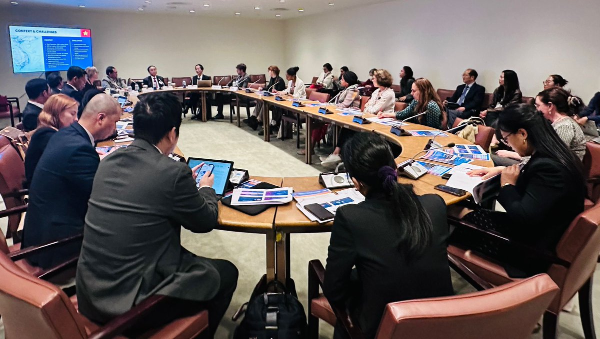 Interesting insights for other countries at #CPD57 today, as 🇻🇳, 🇱🇦 and 🇰🇭shared how they have used International Conference on Population & Development Programme of Action to guide sustainable development planning, & underpin amazing economic & social progress in last 10 years.
