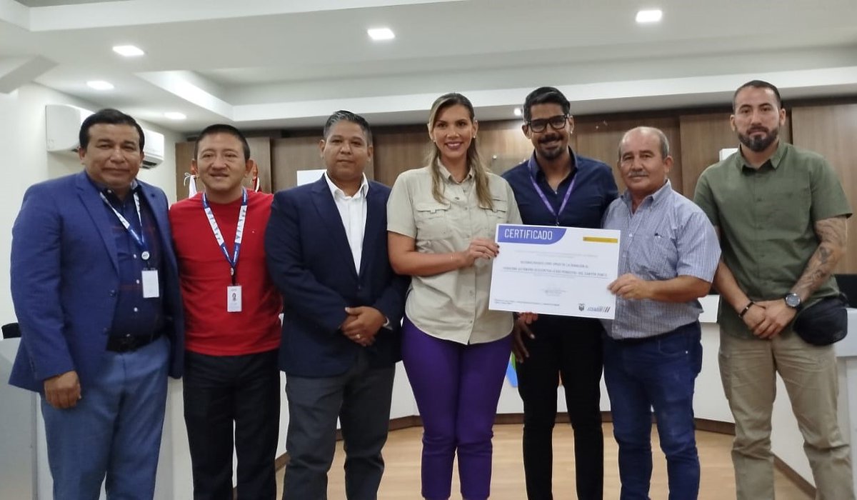 ¡Buenas noticias! El #INDOT entregó el reconocimiento “Amigos de la donación” al GAD de Manta, por su valioso apoyo y colaboración para fortalecer la actividad trasplantológica, a través de la promoción y participación en los ciclos de capacitación virtual que se impulsó con sus…