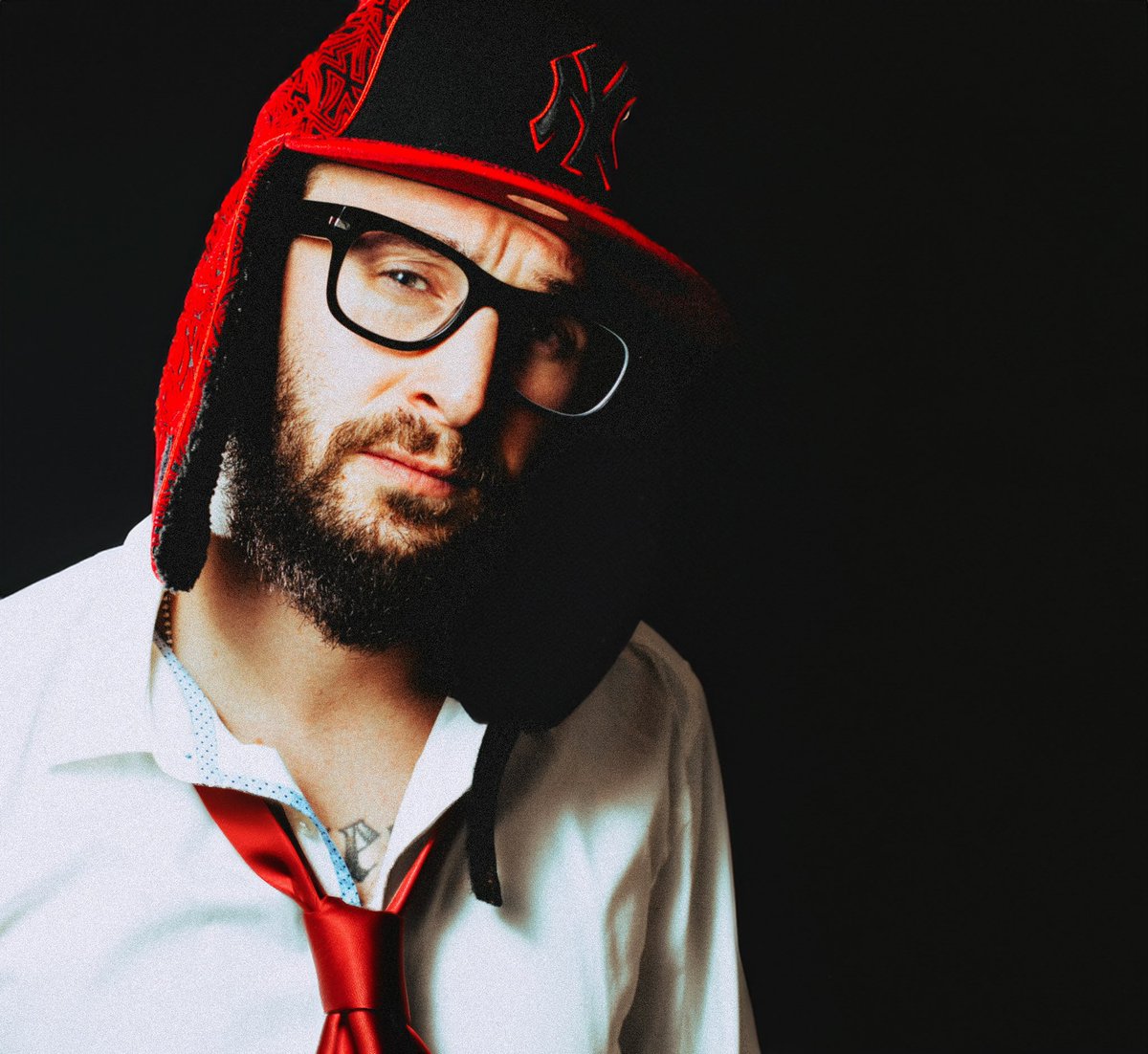 ChrisWebby's tweet image. Today marks the 15 year anniversary of my first official mixtape The White Noise LP, and with it my 15 years “in the game” so to speak.

To survive this long independently, let alone be thriving this far into my career is almost unheard of. 

I can confidently say that all these…