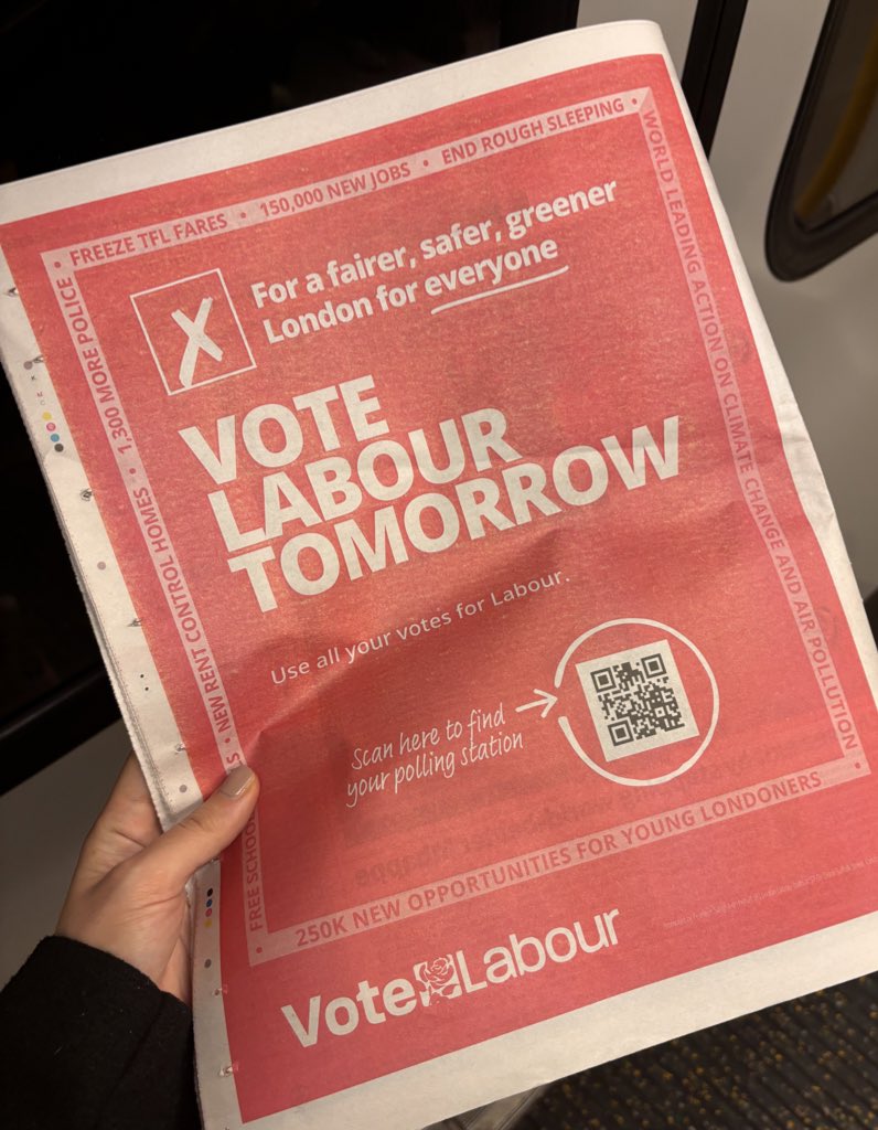 Seen in the wild: impressive wrap around for Labour on the Evening Standard - who have also endorsed Khan.