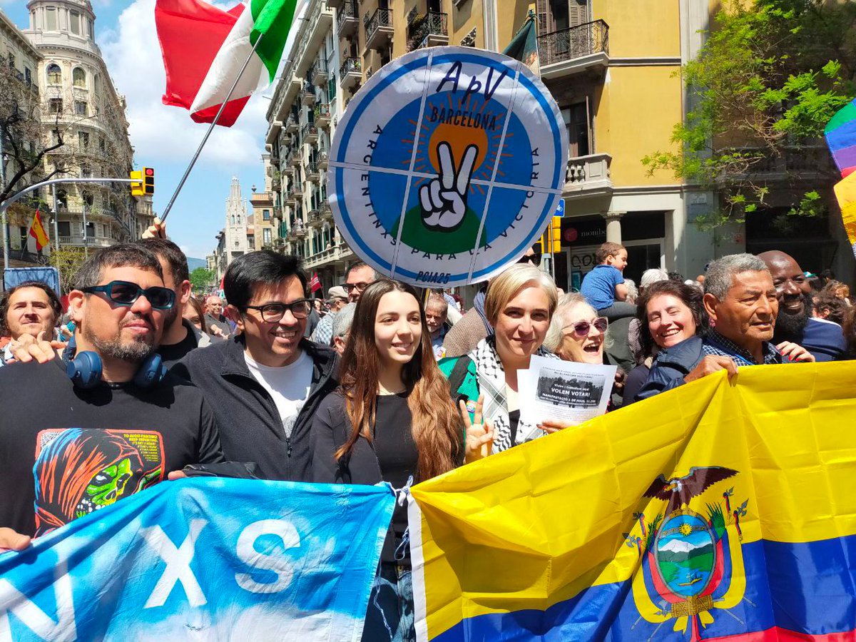 Lxs compañerxs de ApV-Provincia 25 de Barcelona participan de la marcha de trabajadores este #1deMayo2024 #DiaInternacionalDeLosTrabajadores 
¡Los derechos se conquistan y se defienden!