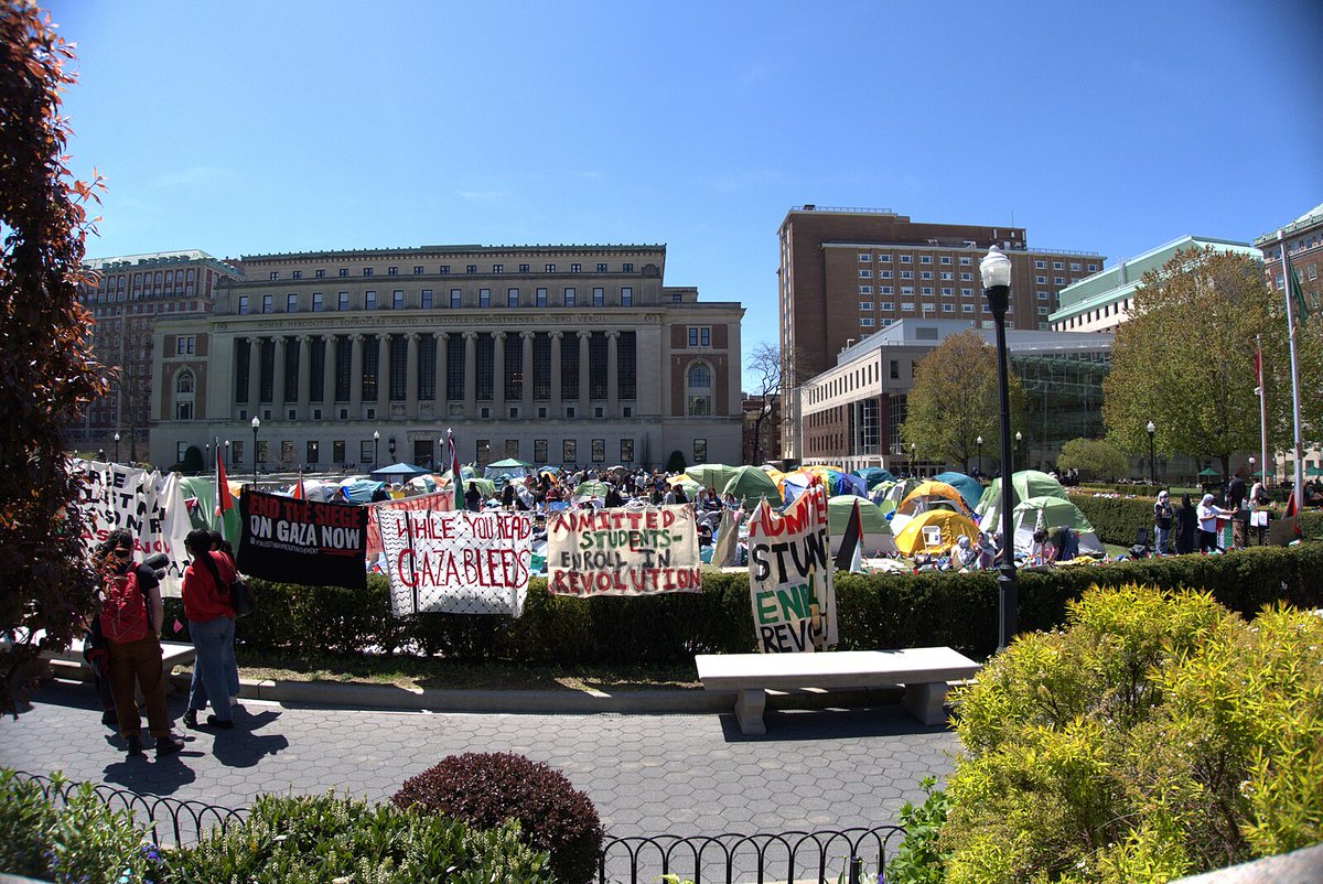 Canadian universities defend banning pro-Palestinian encampments: “We want our students to study genocide, not actually do anything about it” thebeaverton.com/2024/05/canadi…