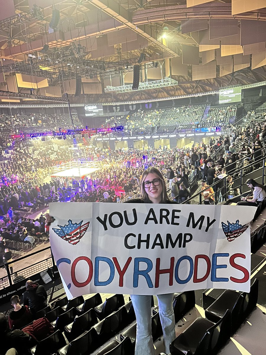 WE HERE @CodyRhodes !!🇮🇹❤️

#WWEBologna #codyrhodes #wwe #wwelive
