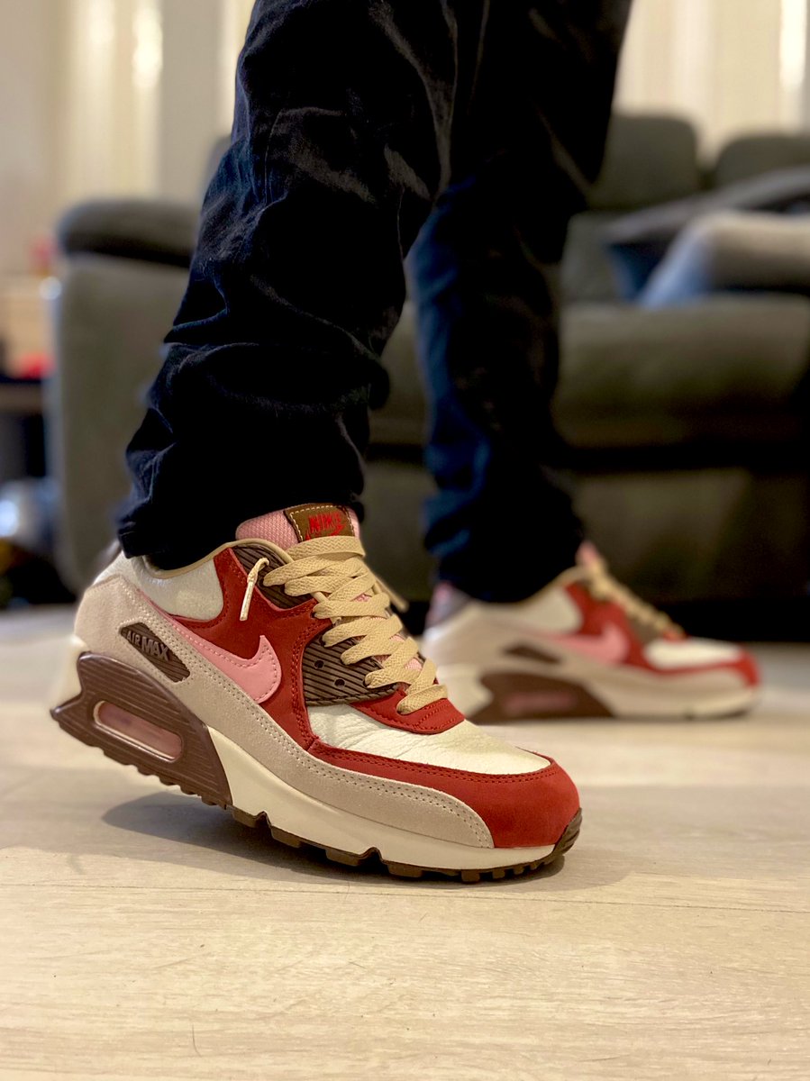 #KOTD - NIKE AIR MAX 90 BACON what’s your favorite food related #sneaker ? had a fry up for tea so felt the need for more bacon 🥓 🥓🥓🥓#airmax90 #nikeairmax90 #sneakerhead #snkrs #snkrsliveheatingup #KOTD @nikestore #sneakerheads #snkrskickcheck #yoursnkrsaredope