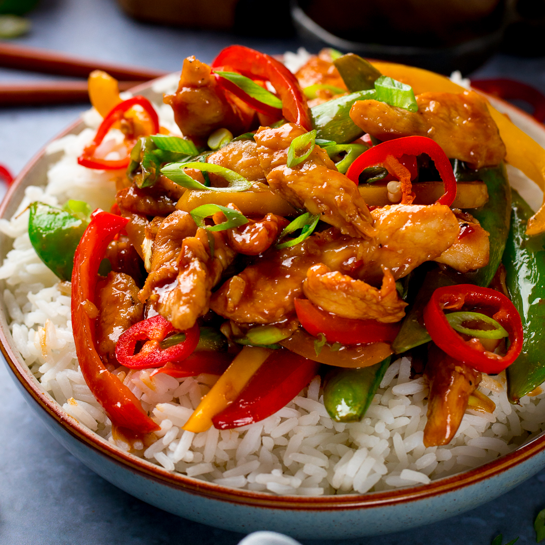 My tasty chicken and veggie stir fry - a quick mid-week meal with a kick of chilli heat that you can get on the table in less than 20 minutes!😋🌶

kitchensanctuary.com/quick-chicken-…
#midweekdinner #kitchensanctuary #foodie #stirfry