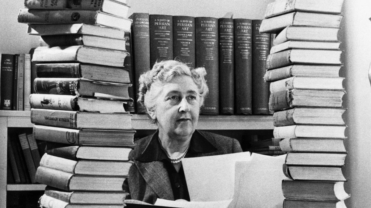 Agatha Christie is the most beloved novelist in history, having sold over two billion books in a hundred languages. Where does one begin? Today I’m counting down my ten FAVORITE Christie whodunits.