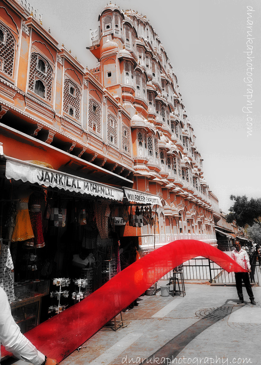 #India #Rajasthan #Jaipur #architecture #monument #history #tradition #culture #travel #womenphotographers #PinkCity #HawaMahal #ThePhotoHour #outdoorphotography #streetphotography #ThePinkCity #NarukaDesignsKesroli