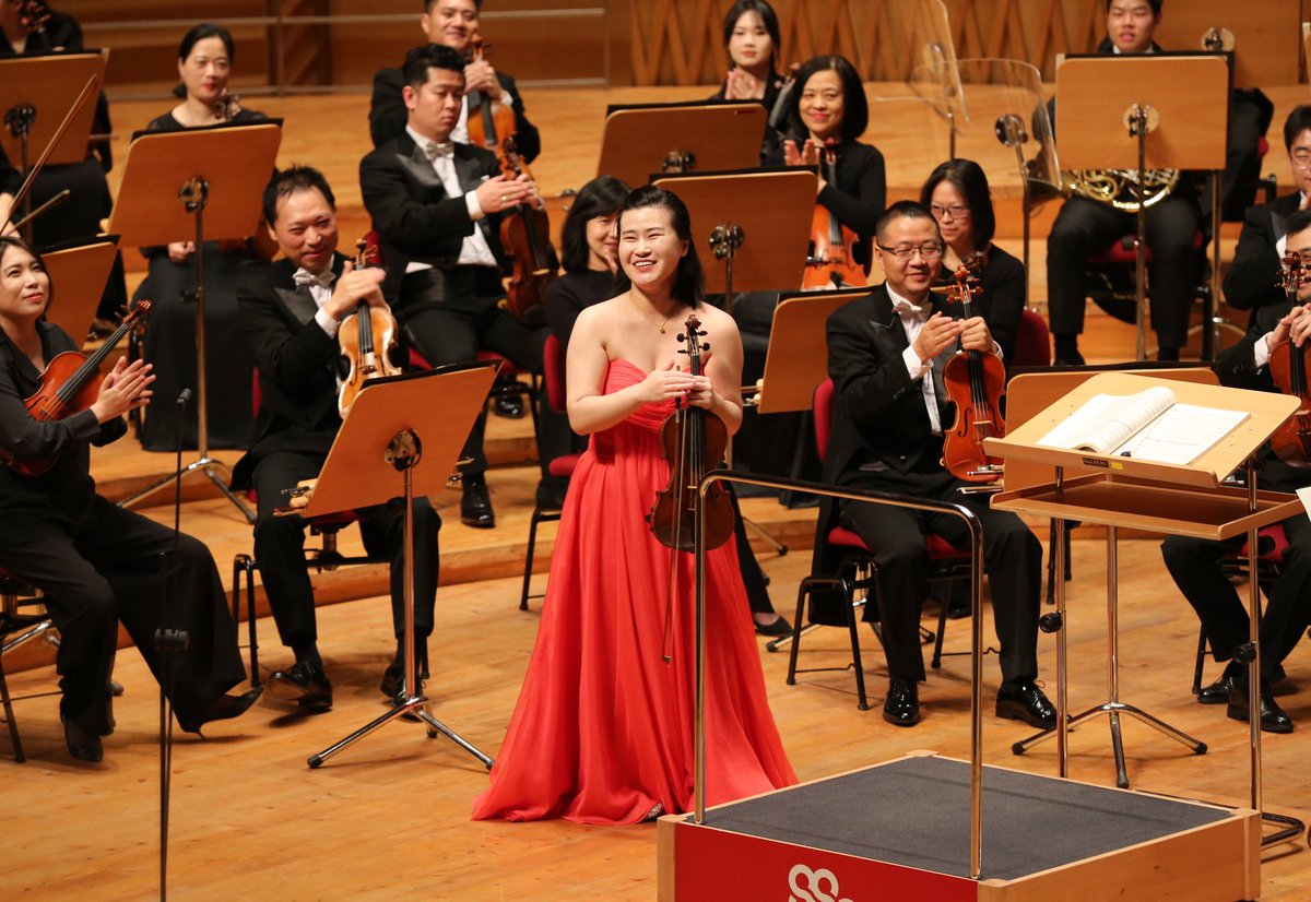 Lan Shui took us on a memorable journey with an all-Sibelius programme of Symphony No. 2 & Violin Concerto in D minor with Zhu Minjia as soloist 🎻 🎶 

Photography ©️ Leilei Cai