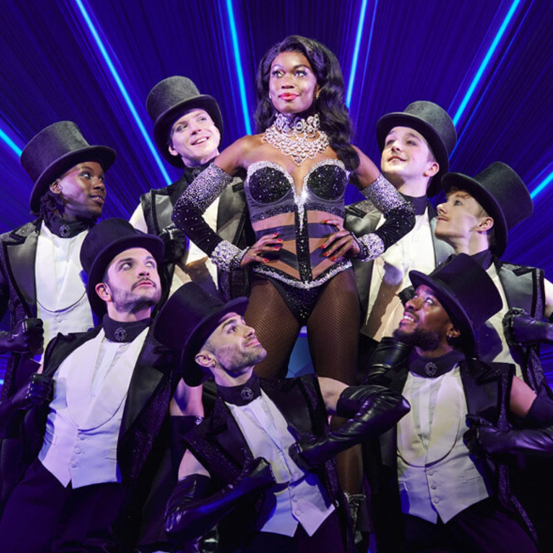 🙌The WhatsApp Group's reaction when you manage to get great seats for Moulin Rouge The Musical while it's in our Spring Spectacular campaign!

#NotAllHeroesWearCapes #SometimesTheyWearCorsetsInstead