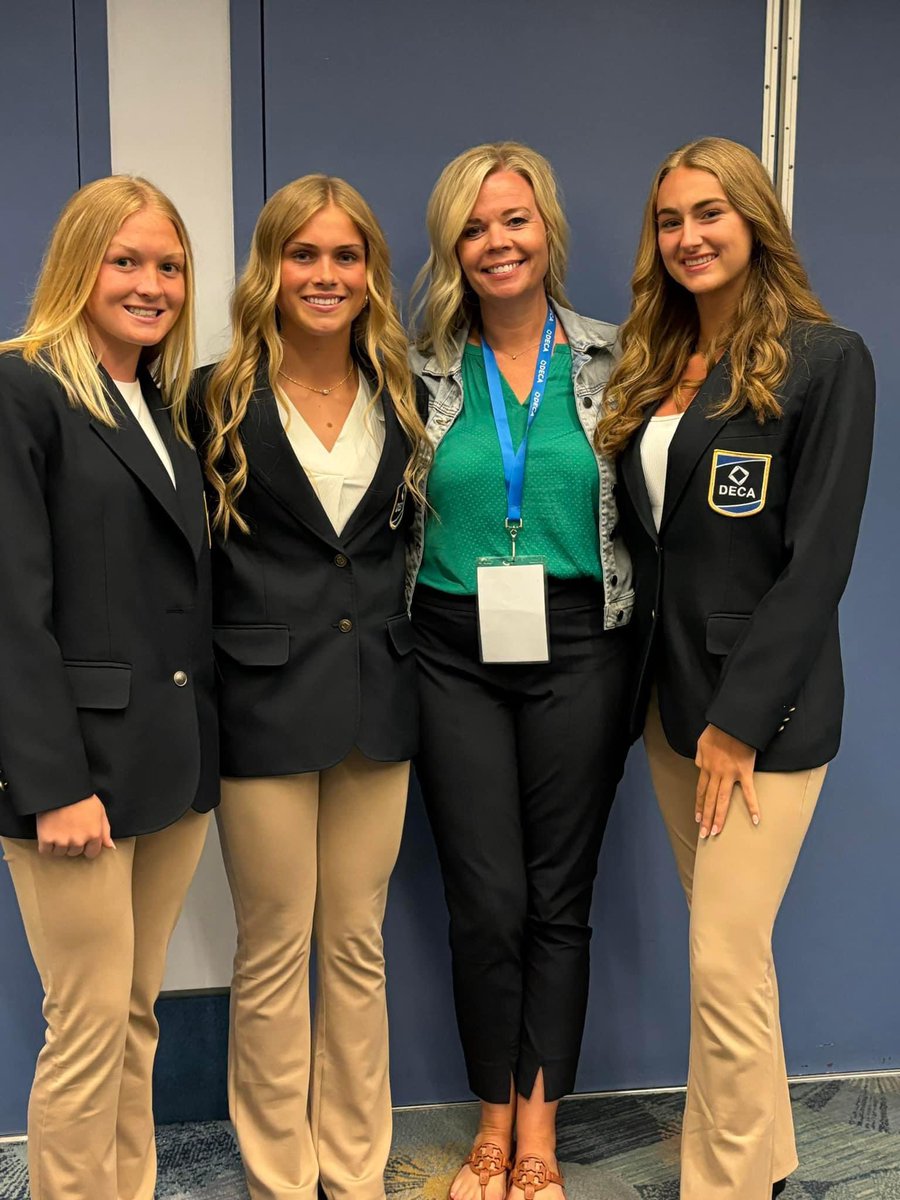 maddiedavis2024's tweet photo. My team and I placed top 20 in the WORLD for our category at DECA Internationals. I’m so proud and honored to have been a part of this. We couldn’t have done this w/o @RHSBTbusiness ‘s support, guidance, and love for us. Grateful is an understatement. @OliviaGillum5 @rook2037 https://t.co/FvANDkTJfk
