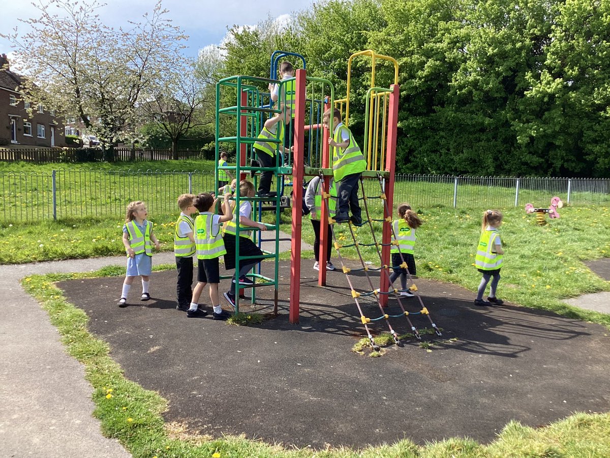 Y1 geographers had a fabulous afternoon at the park. We tested out the equipment, spoke to a local resident about the park and picked up litter to improve the environment.