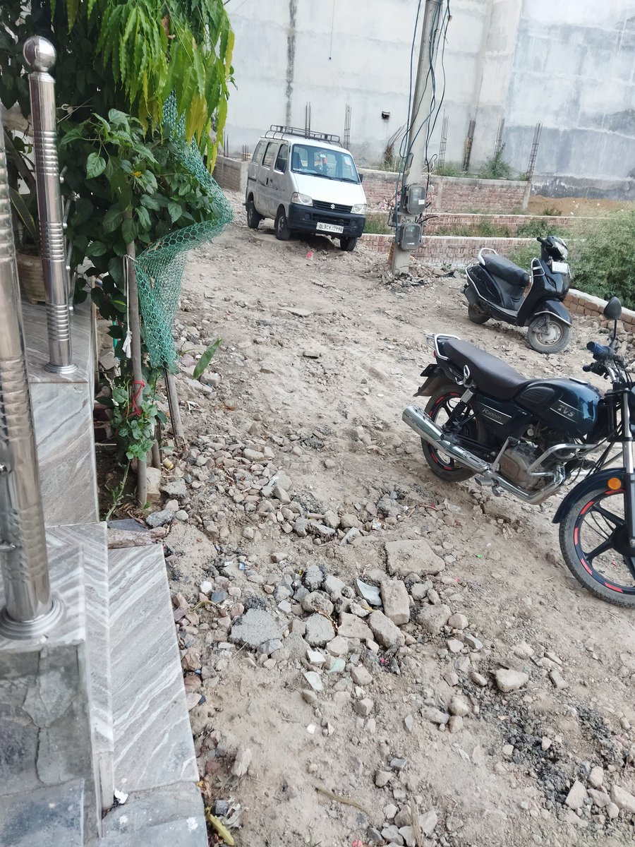 Burari mahashakti colony pix from last 1 year. This is the work of the Delhi government run @DelhiJalBoard . After one year not a single house connected with the sewer line. Again a new tender for this work. Please take action @LtGovDelhi @BJP4Delhi @HMOIndia @PMOIndia #LokSabha